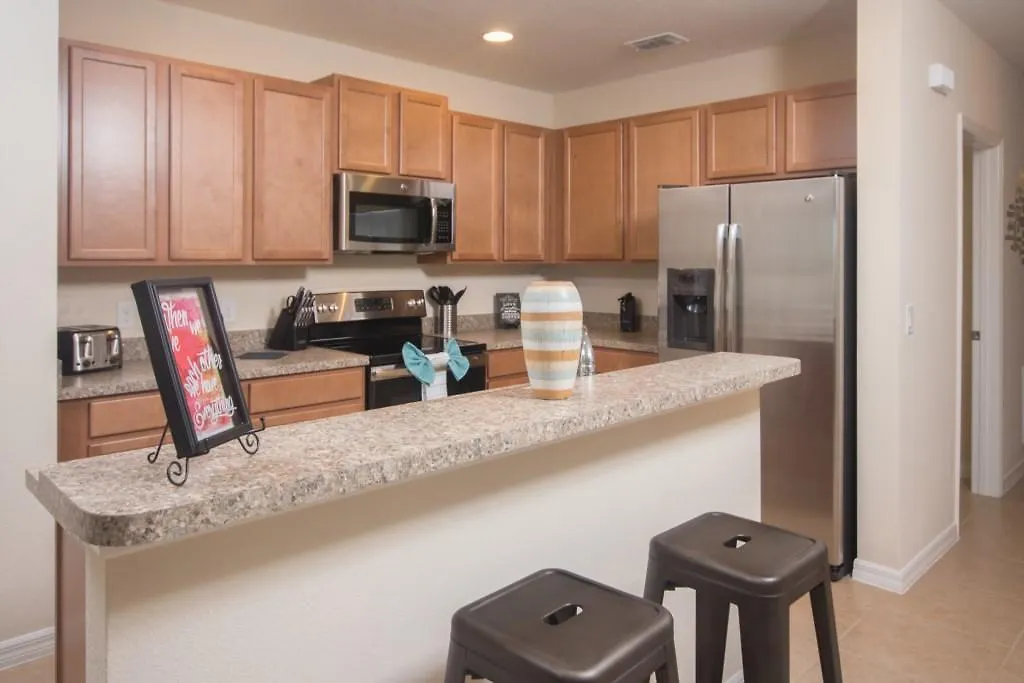 Julie'S Oasis Villa - Four Bedroom Home Davenport 0*,  United States